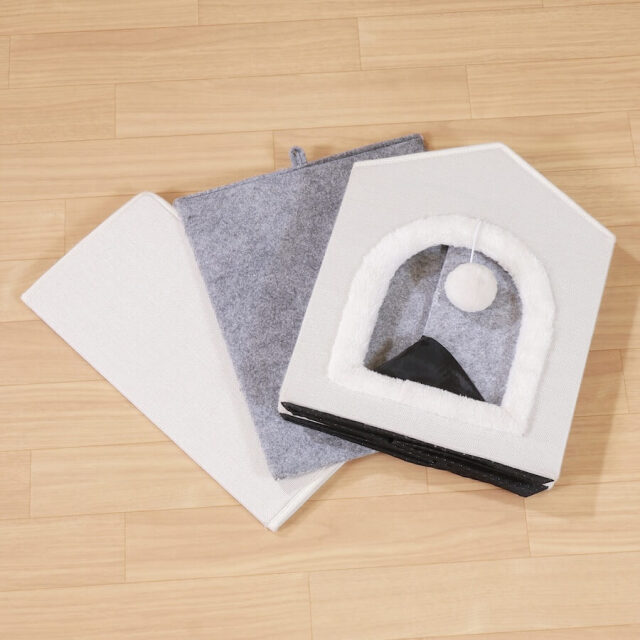 ペットハウス　三角屋根