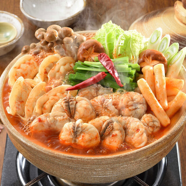 「関とら本店」 旨辛ふくチゲ鍋 （ごまふぐちり250g、トッポッキ100g、鍋用餃子96g）