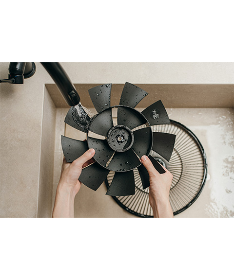送料無料】【バルミューダ】GreenFan Studio ホワイト memart