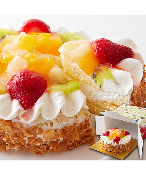 色とりどりのフルーツをたっぷりトッピング☆フルーツショートケーキ