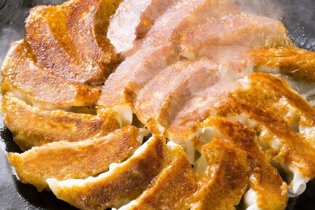お肉屋の特製生餃子 32個セット