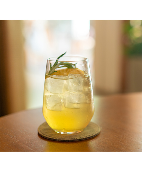 水・お茶・ドリンク