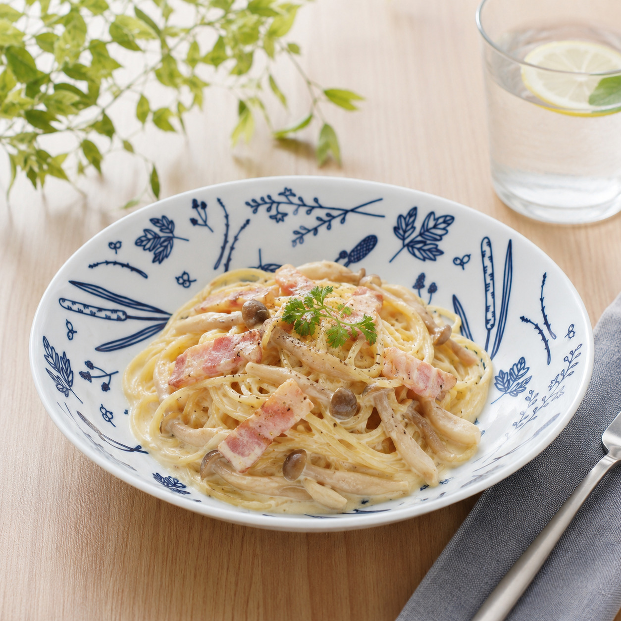 【送料無料】波佐見焼 カレー・パスタ皿 リンドリンブルー 22.5cm 深皿 オーバル ボウル プレート 盛り鉢 北欧風 ボタニカル