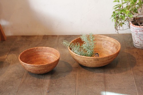 アタのラウンドボウルバスケット