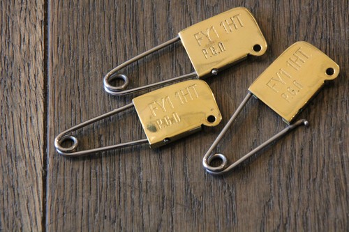 ブラスキーホルダーピン