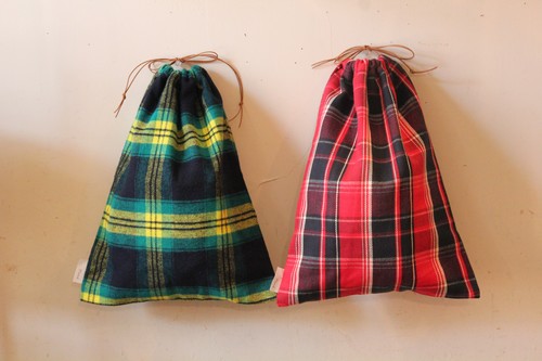 menuiオリジナルのチェックのコットン巾着