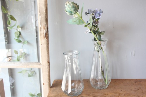 カットガラスのフラワーベース