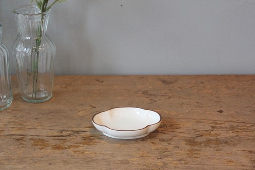 日本製九谷焼の綿の形のお皿