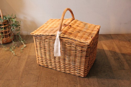 皮付き籐の保冷保温シート付ワンハンドルピクニックバスケット