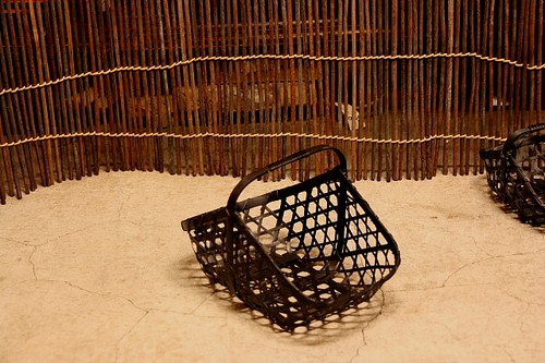 黒竹四つ目　ミニ手付きカゴ