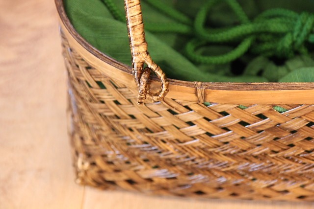 竹透かし編みかごバッグ　緑布