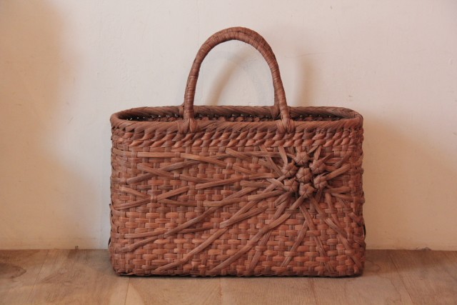 かご バスケット 雑貨 Menui 山ぶどう かごバッグ 花編み流し 二番皮 削
