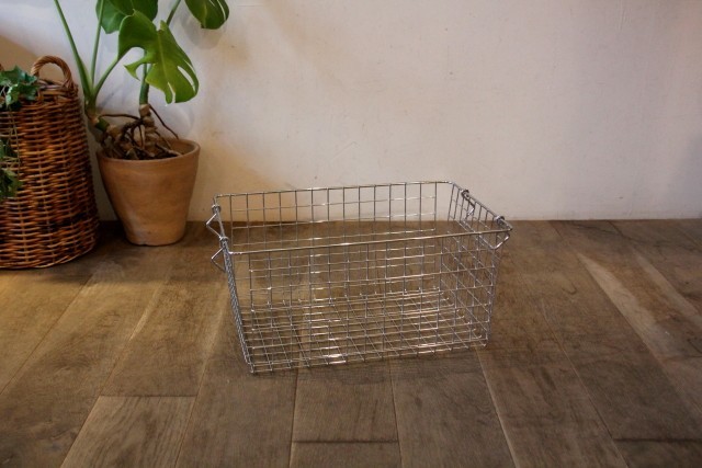 ワイヤーバスケット　スタッキング