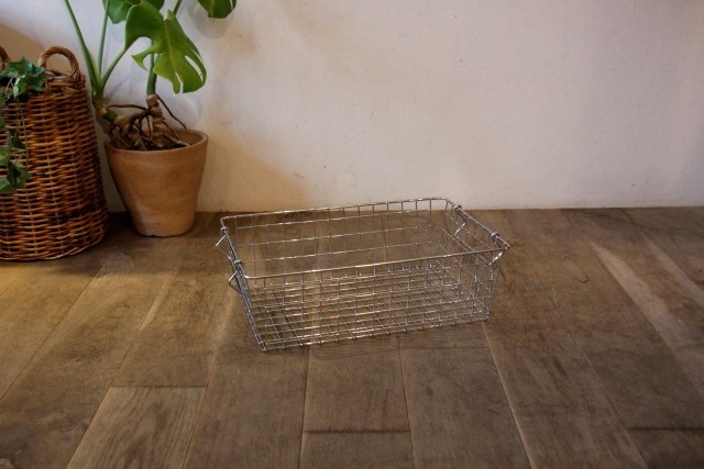 ワイヤーバスケット　スタッキング