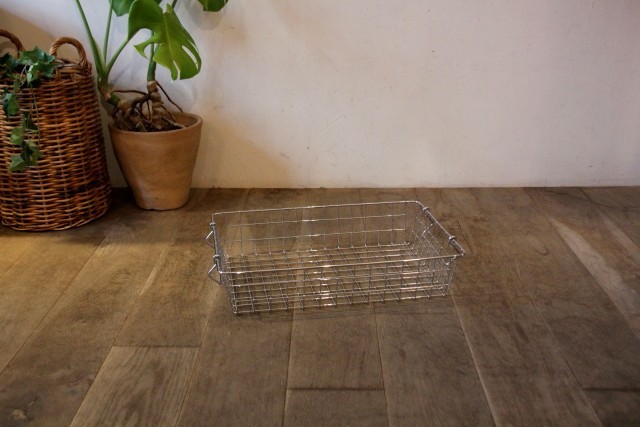 ワイヤーバスケット　スタッキング