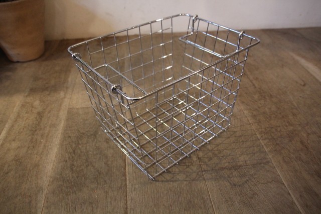 ワイヤーバスケット　スタッキング詳細