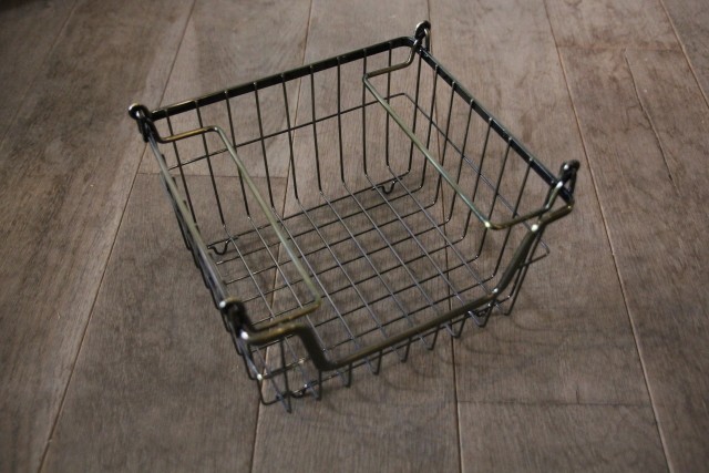 かご・バスケット・雑貨 - menui | 持ち手つきのスチールラック