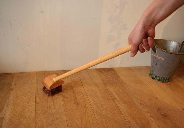 かご バスケット 雑貨 Menui コンパクトサイズ 木のデッキブラシ ミニ ベランダ 玄関 タイル コンクリートの掃除に