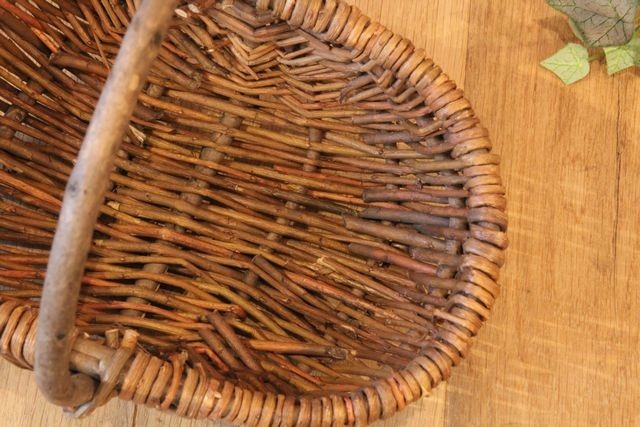 かご・バスケット・雑貨 - menui | 皮付きの手付きかご【黒柳 ワン