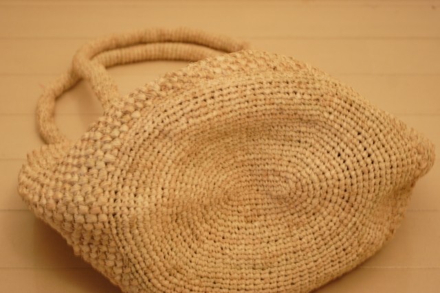 ラフィアかごバッグ