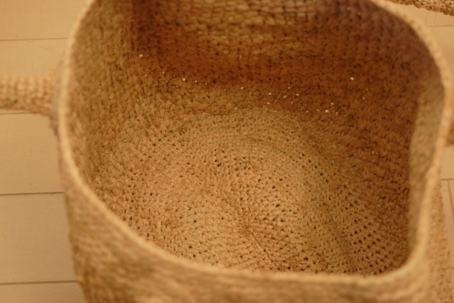 ラフィアかごバッグ