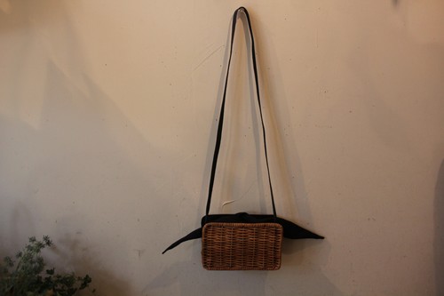 アラログとレザーのショルダーかごバッグ