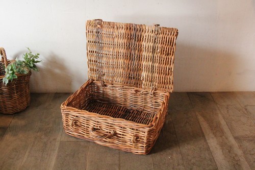 アラログのトランクバスケット