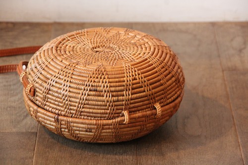 アタのサークルショルダーかごバッグ