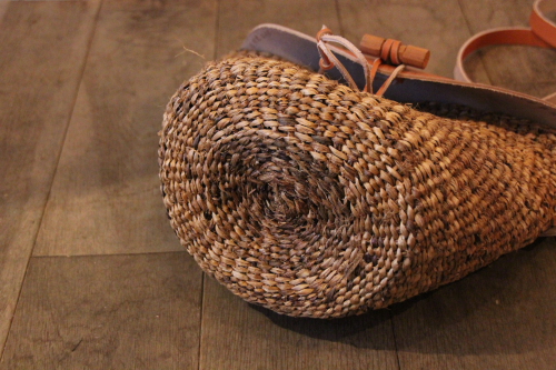 天然素材のショルダーバッグ　バナナかごバッグ