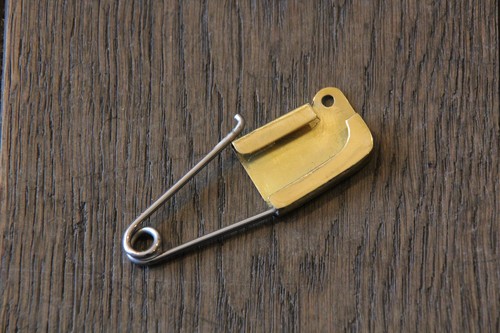 ブラスキーホルダーピン