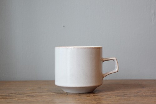 美濃焼のオフホワイトカットマグ
