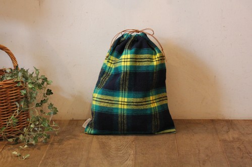 menuiオリジナルのチェックのコットン巾着