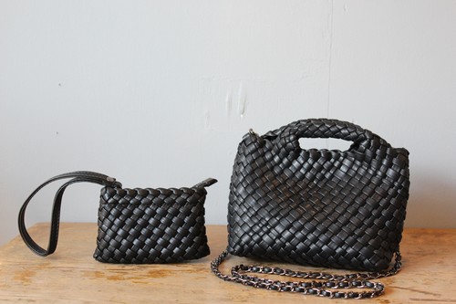 2wayで使えるポーチ付きフェイクレザーメッシュバッグ