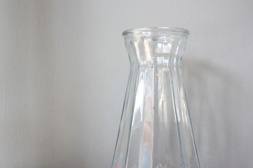 カットガラスのフラワーベース