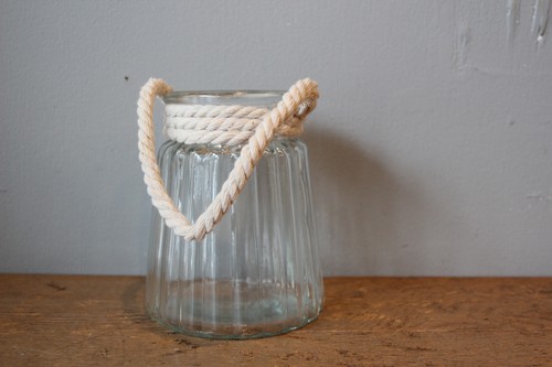 置いても吊っても使えるロープ付きガラスフラワーベース