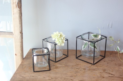 スクエアアイアンスタンドフラワーベース