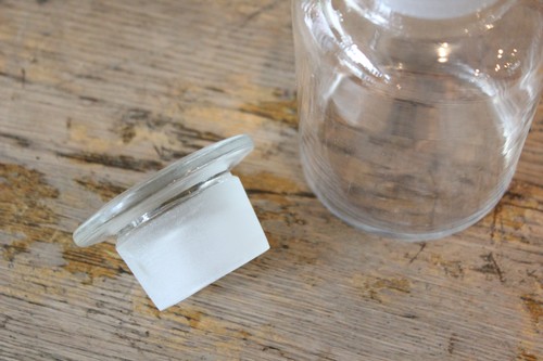 ガラスのインテリアメディシンボトル