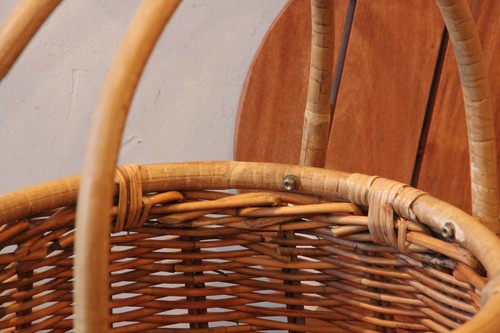 皮付き籐の2ハンドルテーブルバスケット