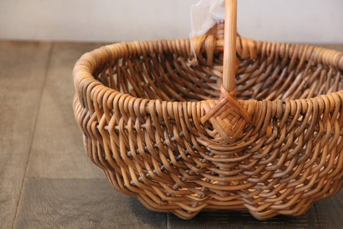 皮付き籐のワンハンドルゴッズアイオーバルバスケット
