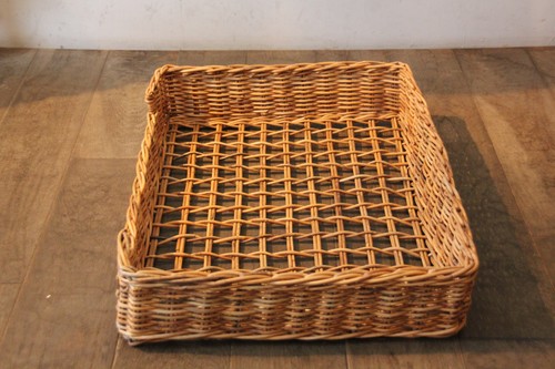 皮付き籐のねこベッド