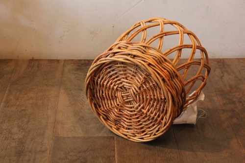 皮付き籐の透かし編みポットカバー