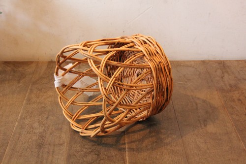 皮付き籐の透かし編みポットカバー