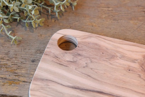 オリーブのカッティングボード