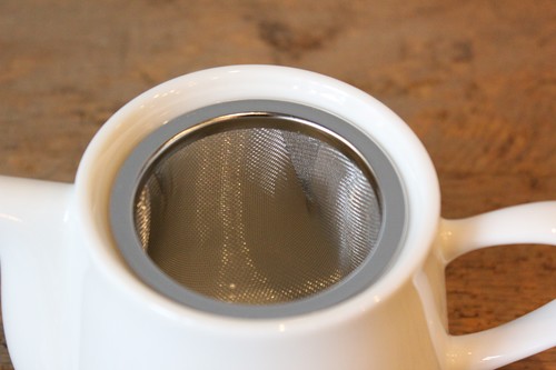 フラットリッドの美濃焼ティーポット