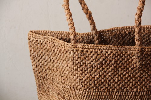 ラフィアのかぎ編みラウンドかごバッグ