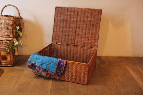 ラタンのフタ付き収納スクエアバスケット大きめサイズ