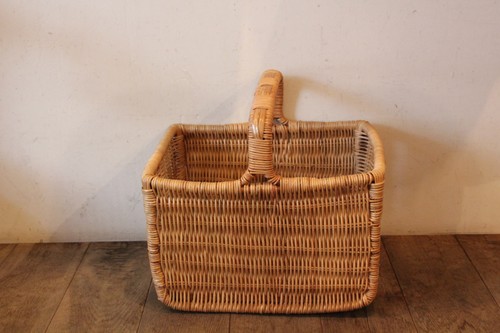 ラタンの籐編みワンハンドルかごバッグ