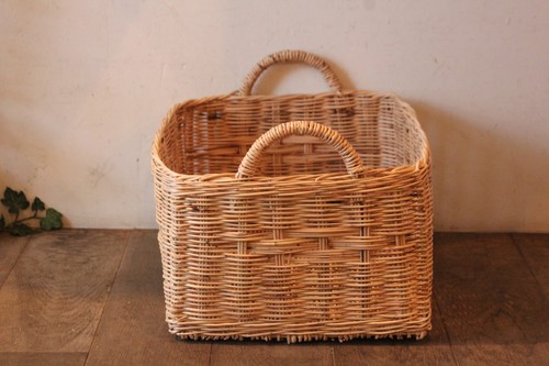 タイラタンの両手付きバスケット