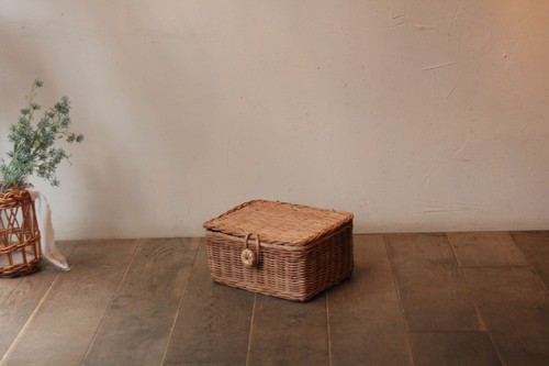 籐の収納整理かごラタンふた付きレクトバスケット