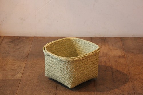 水草の被せ蓋かごキューブボックスバスケット